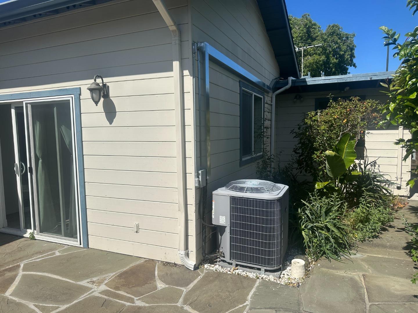 Detail Gallery Image 6 of 16 For 756 Rand St, San Mateo,  CA 94401 - 3 Beds | 2 Baths