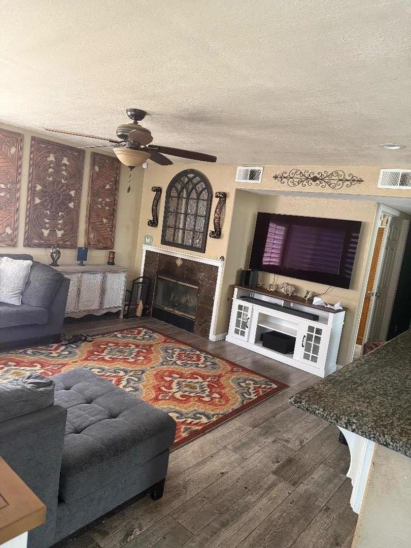 Detail Gallery Image 3 of 10 For 423 Tierra Ave, Soledad,  CA 93960 - 4 Beds | 3 Baths