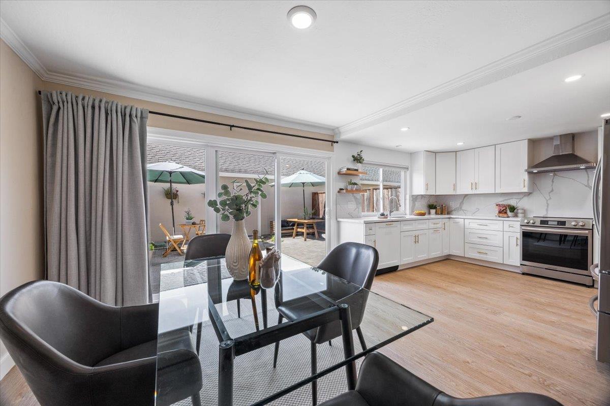Detail Gallery Image 12 of 50 For 714 Comet Dr, Foster City,  CA 94404 - 3 Beds | 2/1 Baths