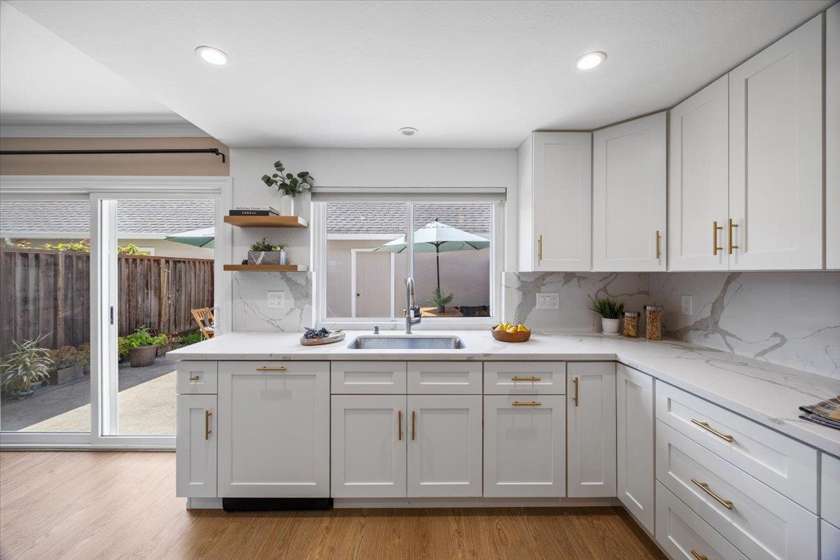 Detail Gallery Image 17 of 50 For 714 Comet Dr, Foster City,  CA 94404 - 3 Beds | 2/1 Baths