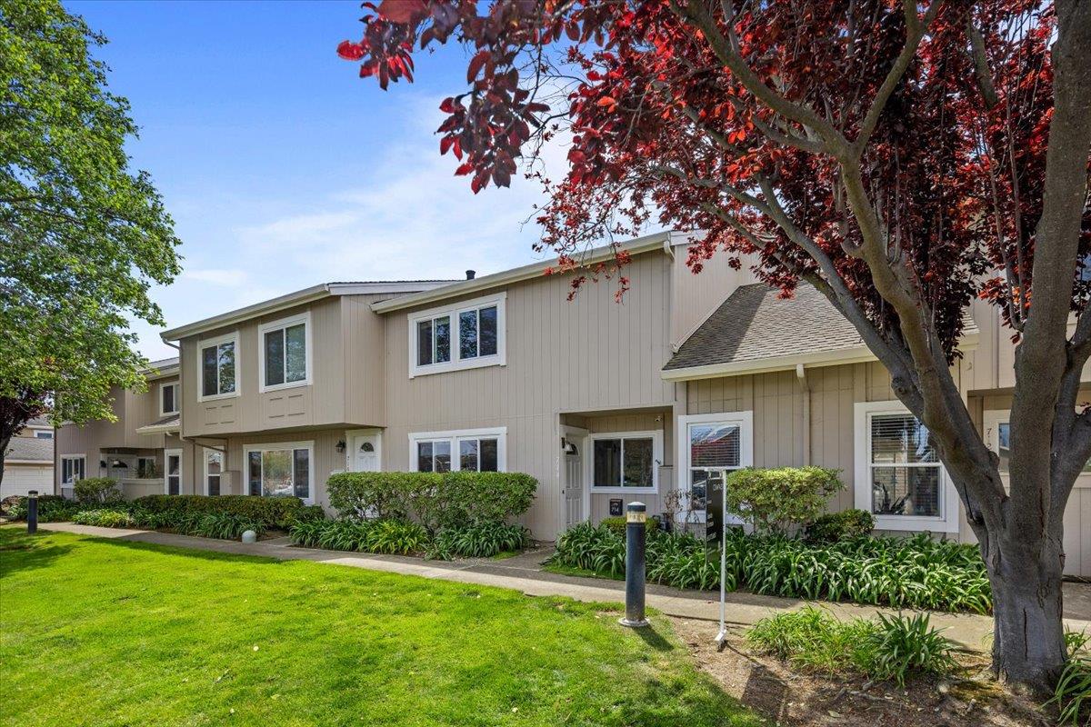 Detail Gallery Image 2 of 50 For 714 Comet Dr, Foster City,  CA 94404 - 3 Beds | 2/1 Baths