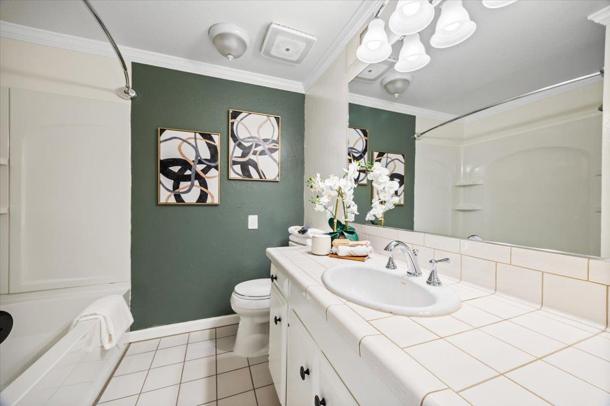 Detail Gallery Image 24 of 50 For 714 Comet Dr, Foster City,  CA 94404 - 3 Beds | 2/1 Baths