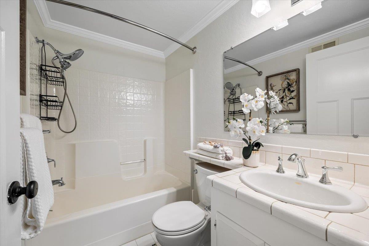 Detail Gallery Image 28 of 50 For 714 Comet Dr, Foster City,  CA 94404 - 3 Beds | 2/1 Baths