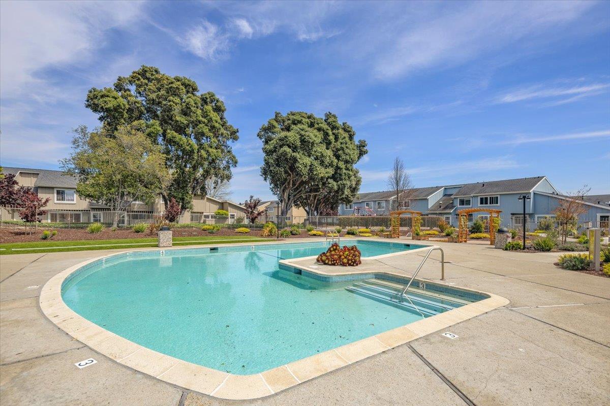 Detail Gallery Image 36 of 50 For 714 Comet Dr, Foster City,  CA 94404 - 3 Beds | 2/1 Baths