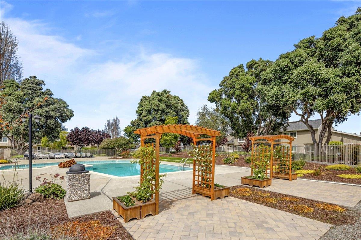 Detail Gallery Image 37 of 50 For 714 Comet Dr, Foster City,  CA 94404 - 3 Beds | 2/1 Baths