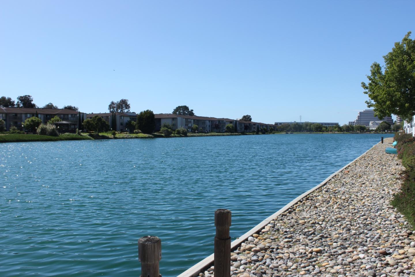 Detail Gallery Image 2 of 10 For 687 Portofino Ln, Foster City,  CA 94404 - 2 Beds | 2 Baths