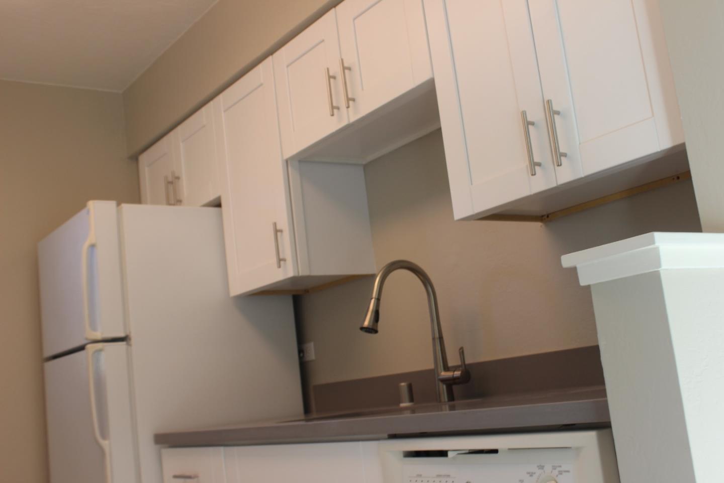 Detail Gallery Image 6 of 10 For 687 Portofino Ln, Foster City,  CA 94404 - 2 Beds | 2 Baths