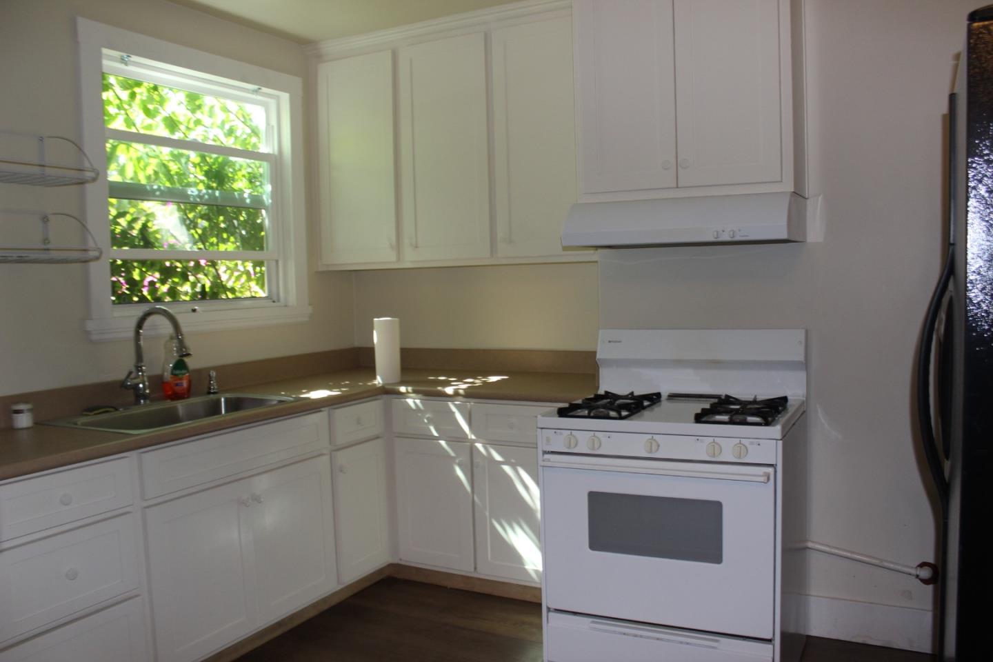 Detail Gallery Image 8 of 10 For 687 Portofino Ln, Foster City,  CA 94404 - 2 Beds | 2 Baths