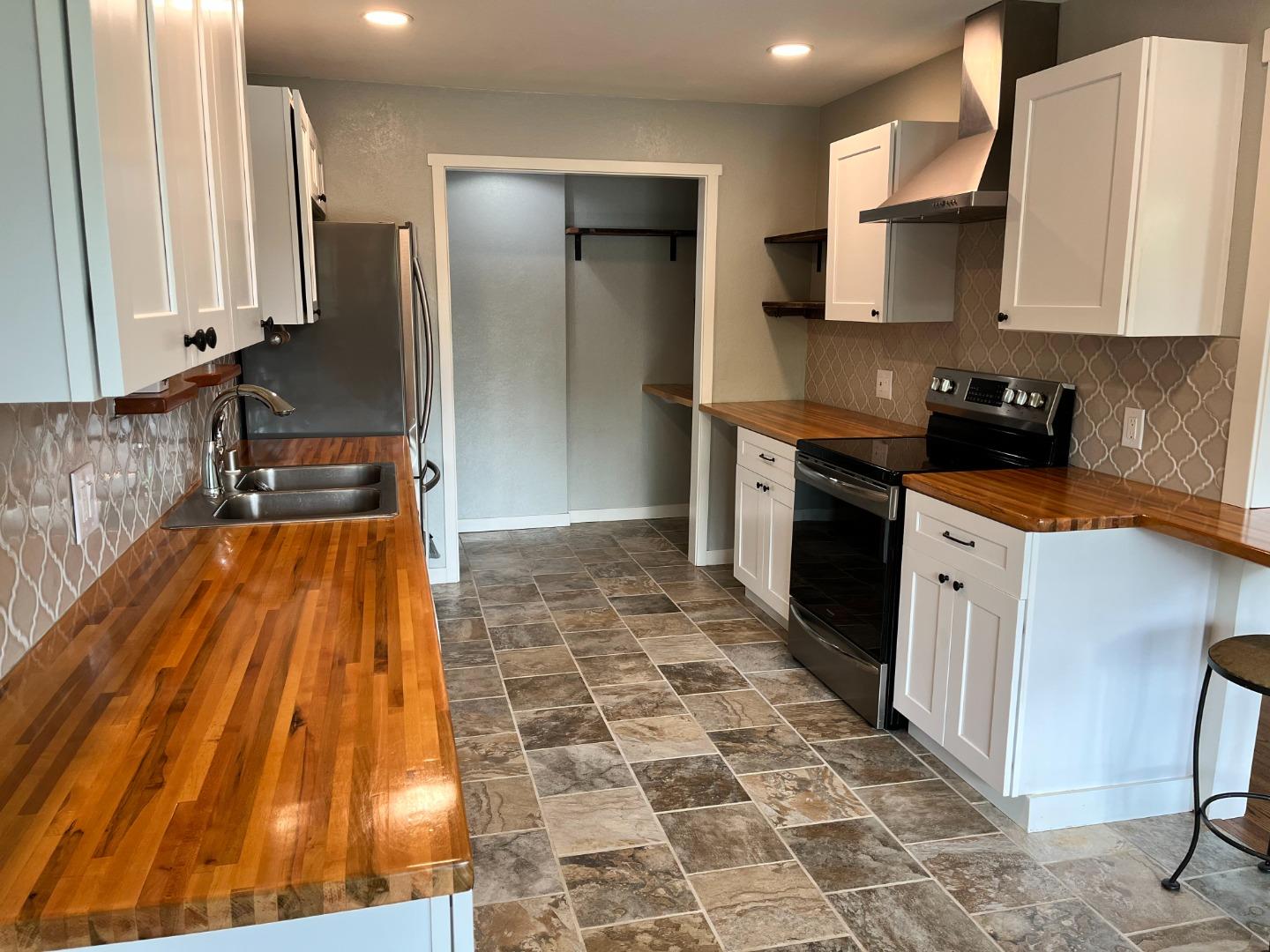Detail Gallery Image 14 of 39 For 8480 Sunrise Blvd, Roseville,  CA 95661 - 3 Beds | 2 Baths