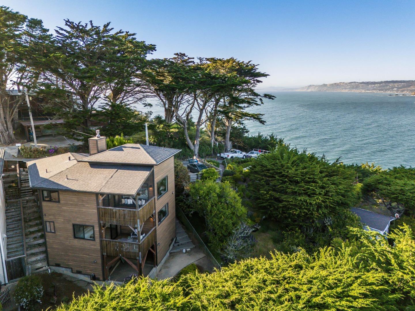 Detail Gallery Image 16 of 33 For 130 Blackburn Ter, Pacifica,  CA 94044 - 3 Beds | 2/1 Baths