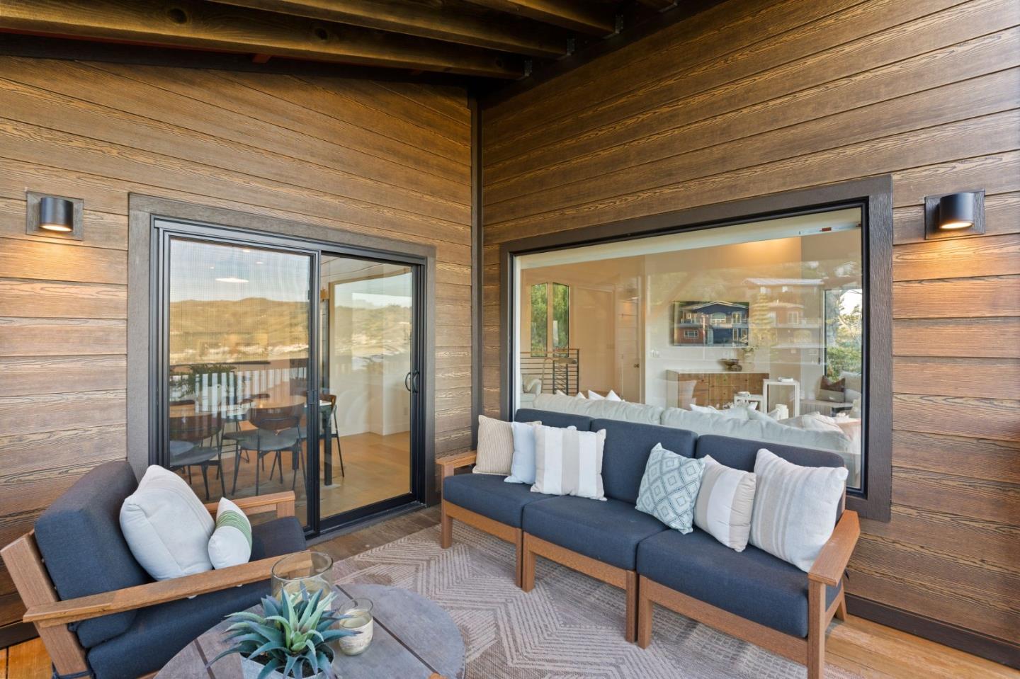 Detail Gallery Image 17 of 33 For 130 Blackburn Ter, Pacifica,  CA 94044 - 3 Beds | 2/1 Baths