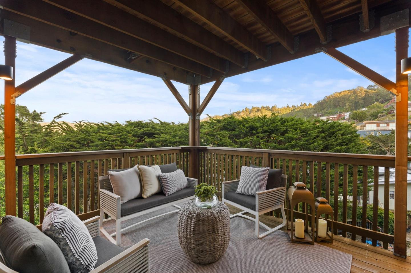 Detail Gallery Image 27 of 33 For 130 Blackburn Ter, Pacifica,  CA 94044 - 3 Beds | 2/1 Baths