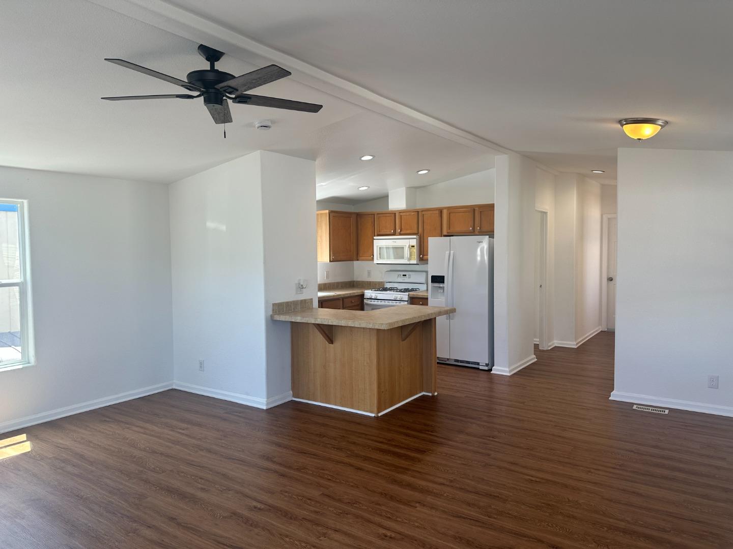 Detail Gallery Image 3 of 13 For 304 Carmel Ave #45,  Marina,  CA 93933 - 2 Beds | 2 Baths