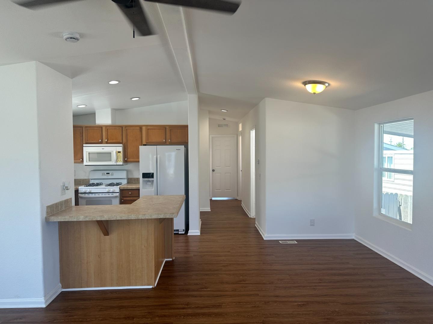 Detail Gallery Image 8 of 13 For 304 Carmel Ave #45,  Marina,  CA 93933 - 2 Beds | 2 Baths