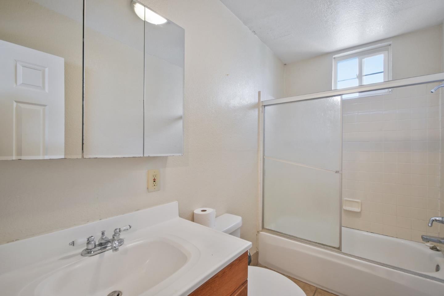 Detail Gallery Image 8 of 19 For 1217 96th Ave, Oakland,  CA 94603 - – Beds | – Baths