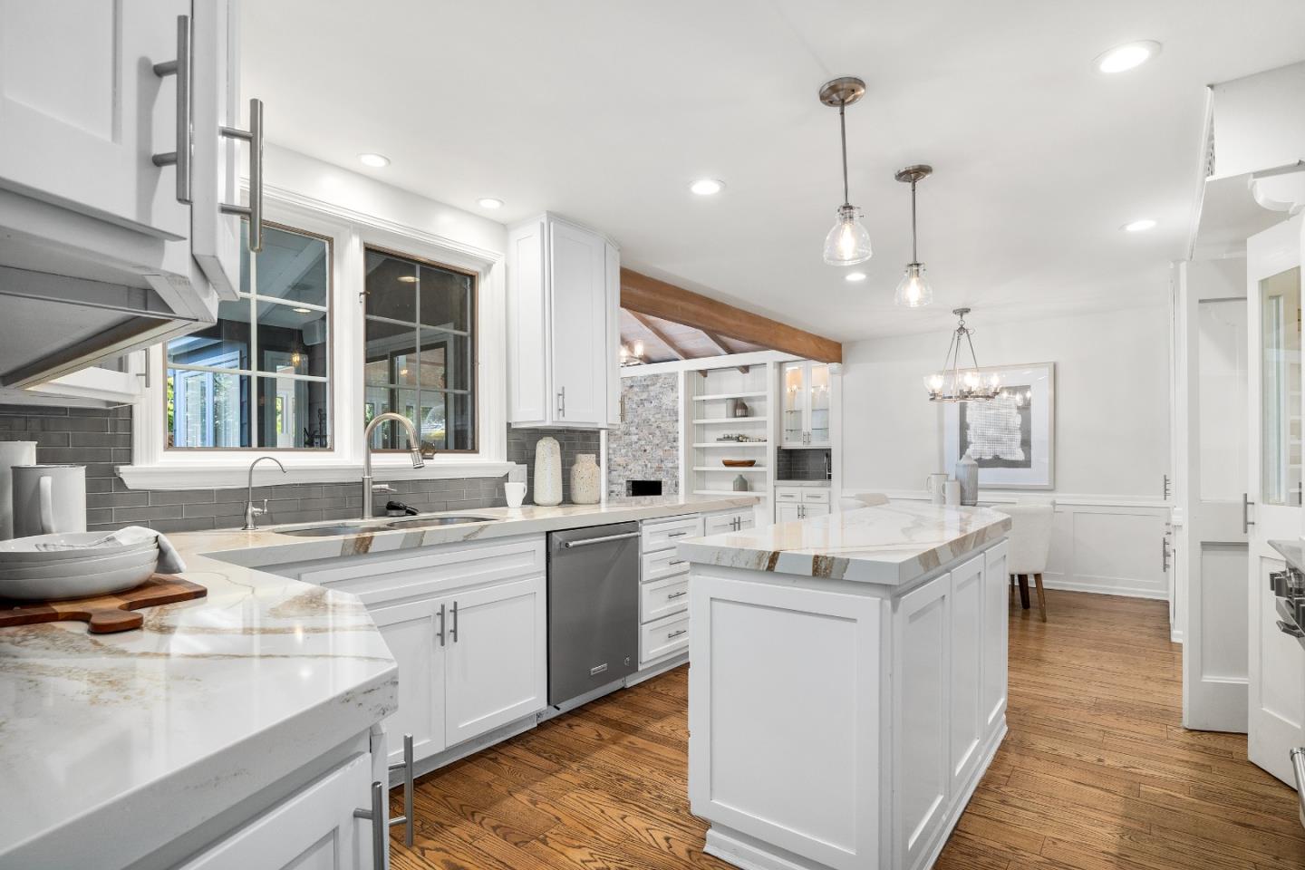 Detail Gallery Image 11 of 54 For 1716 Laurelwood Dr, San Jose,  CA 95125 - 4 Beds | 2/1 Baths