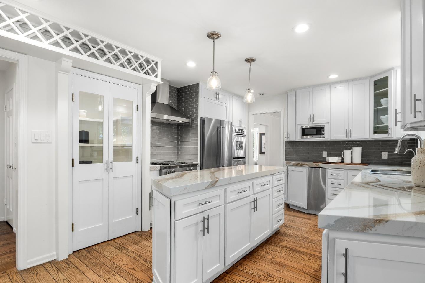 Detail Gallery Image 12 of 54 For 1716 Laurelwood Dr, San Jose,  CA 95125 - 4 Beds | 2/1 Baths