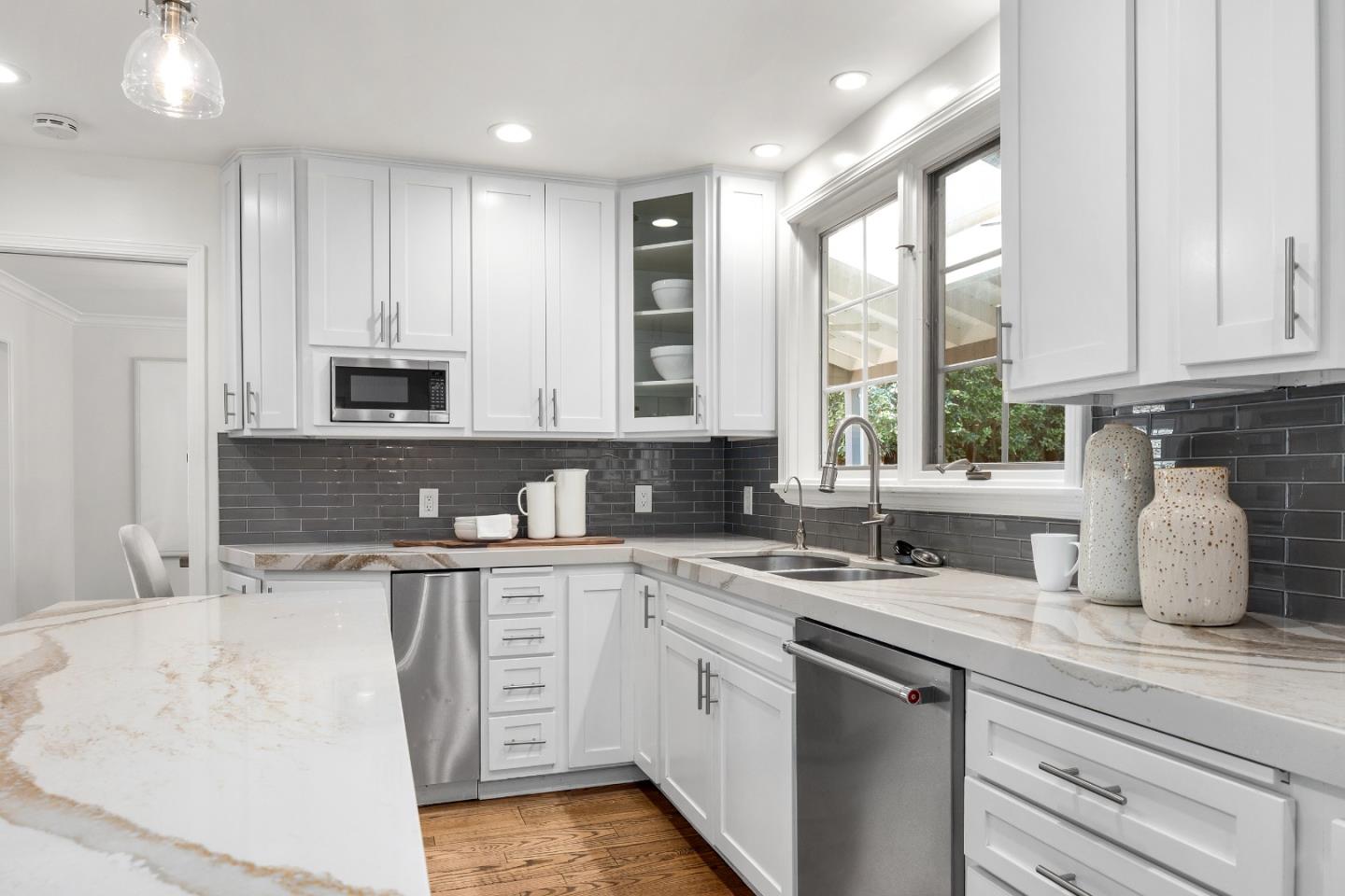 Detail Gallery Image 13 of 54 For 1716 Laurelwood Dr, San Jose,  CA 95125 - 4 Beds | 2/1 Baths