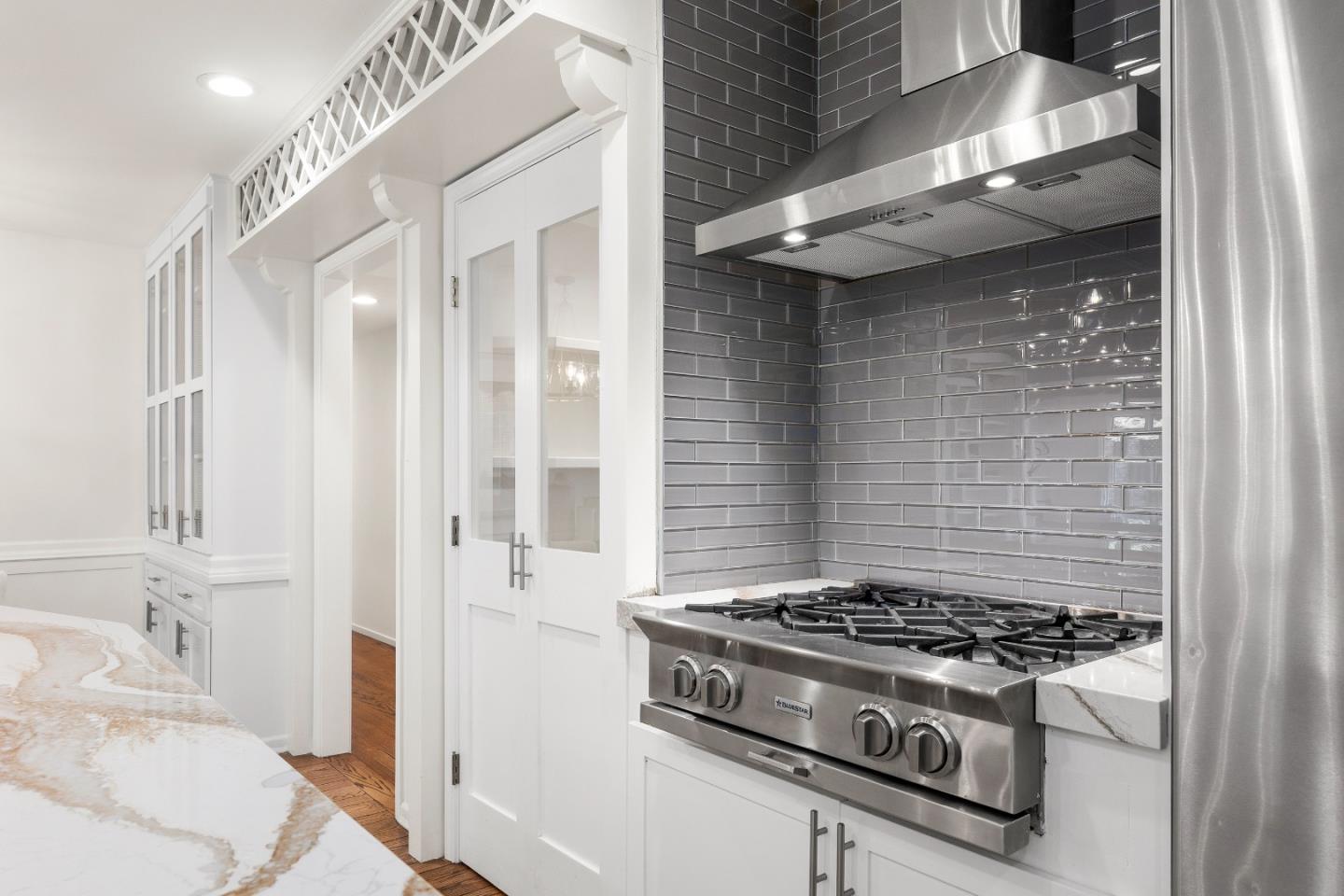 Detail Gallery Image 14 of 54 For 1716 Laurelwood Dr, San Jose,  CA 95125 - 4 Beds | 2/1 Baths