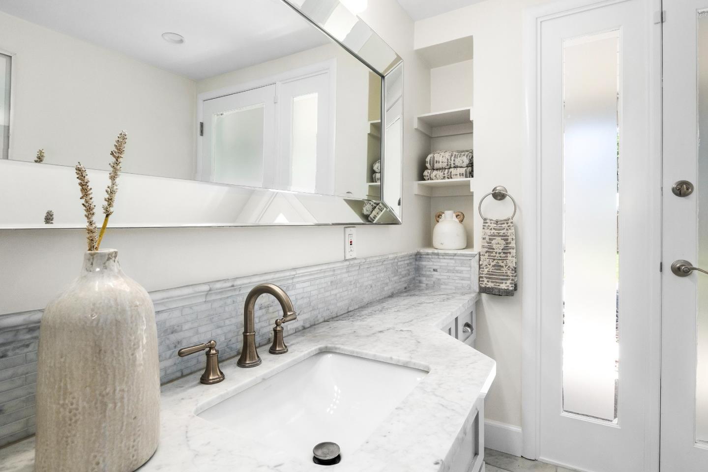 Detail Gallery Image 27 of 54 For 1716 Laurelwood Dr, San Jose,  CA 95125 - 4 Beds | 2/1 Baths