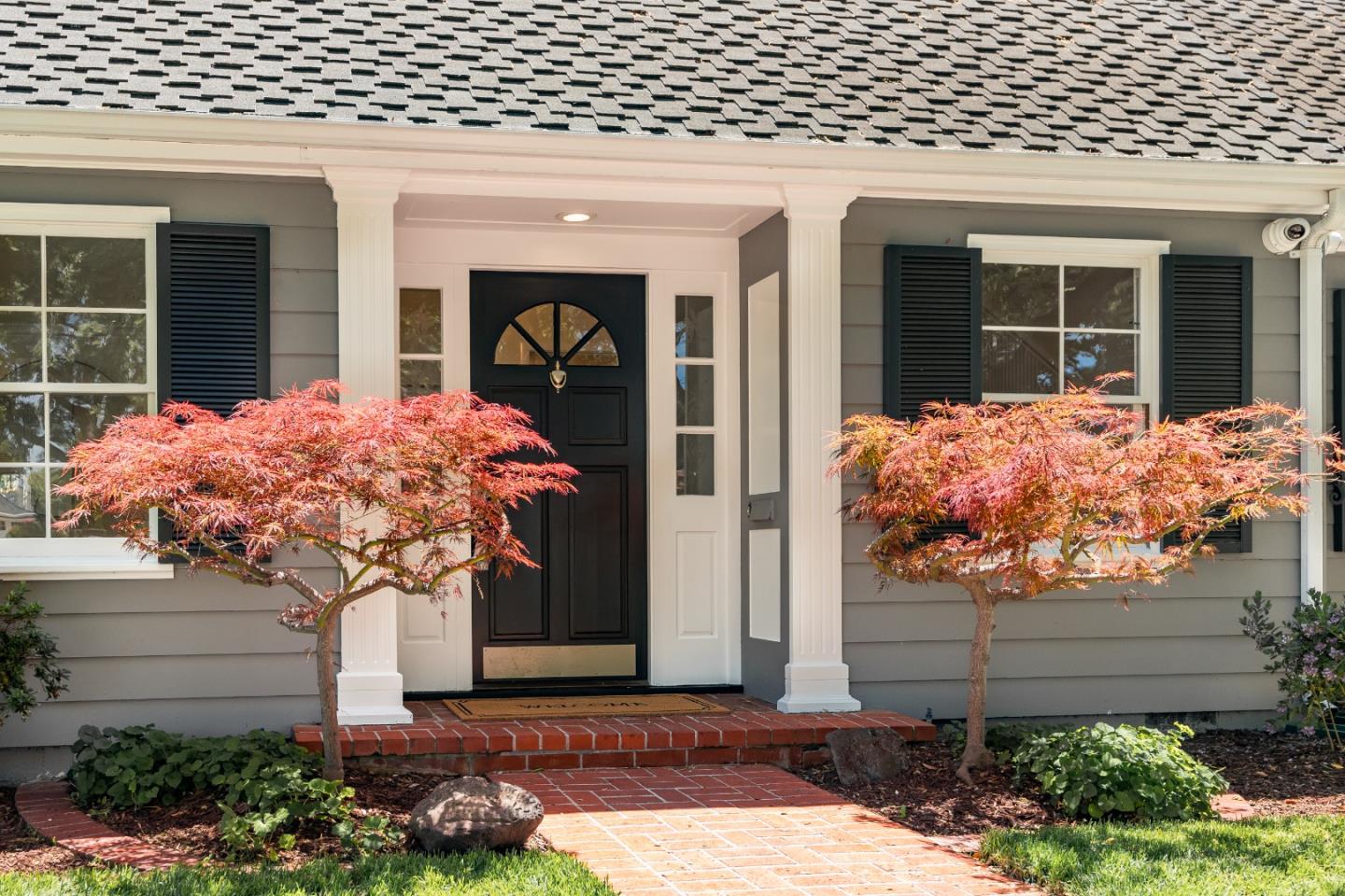 Detail Gallery Image 3 of 54 For 1716 Laurelwood Dr, San Jose,  CA 95125 - 4 Beds | 2/1 Baths