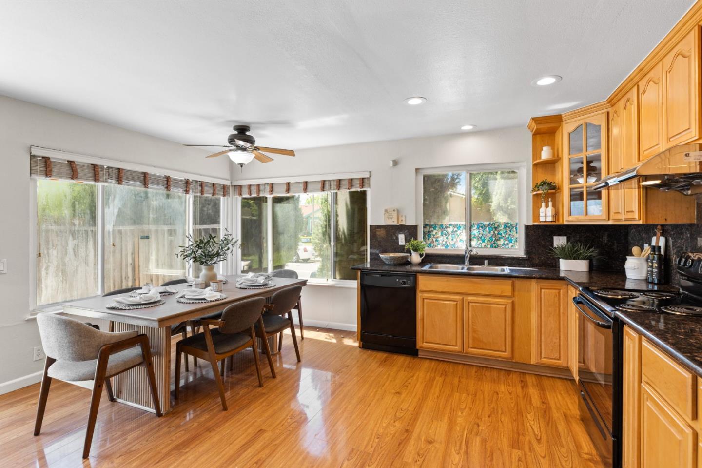 Detail Gallery Image 9 of 26 For 106 Mosswell Ct, San Jose,  CA 95138 - 4 Beds | 2 Baths