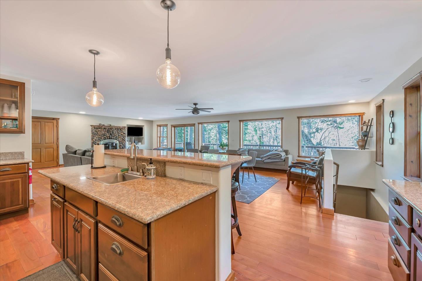 Detail Gallery Image 15 of 33 For 1312 Squaw Rock Trl, Kyburz,  CA 95720 - 4 Beds | 3 Baths