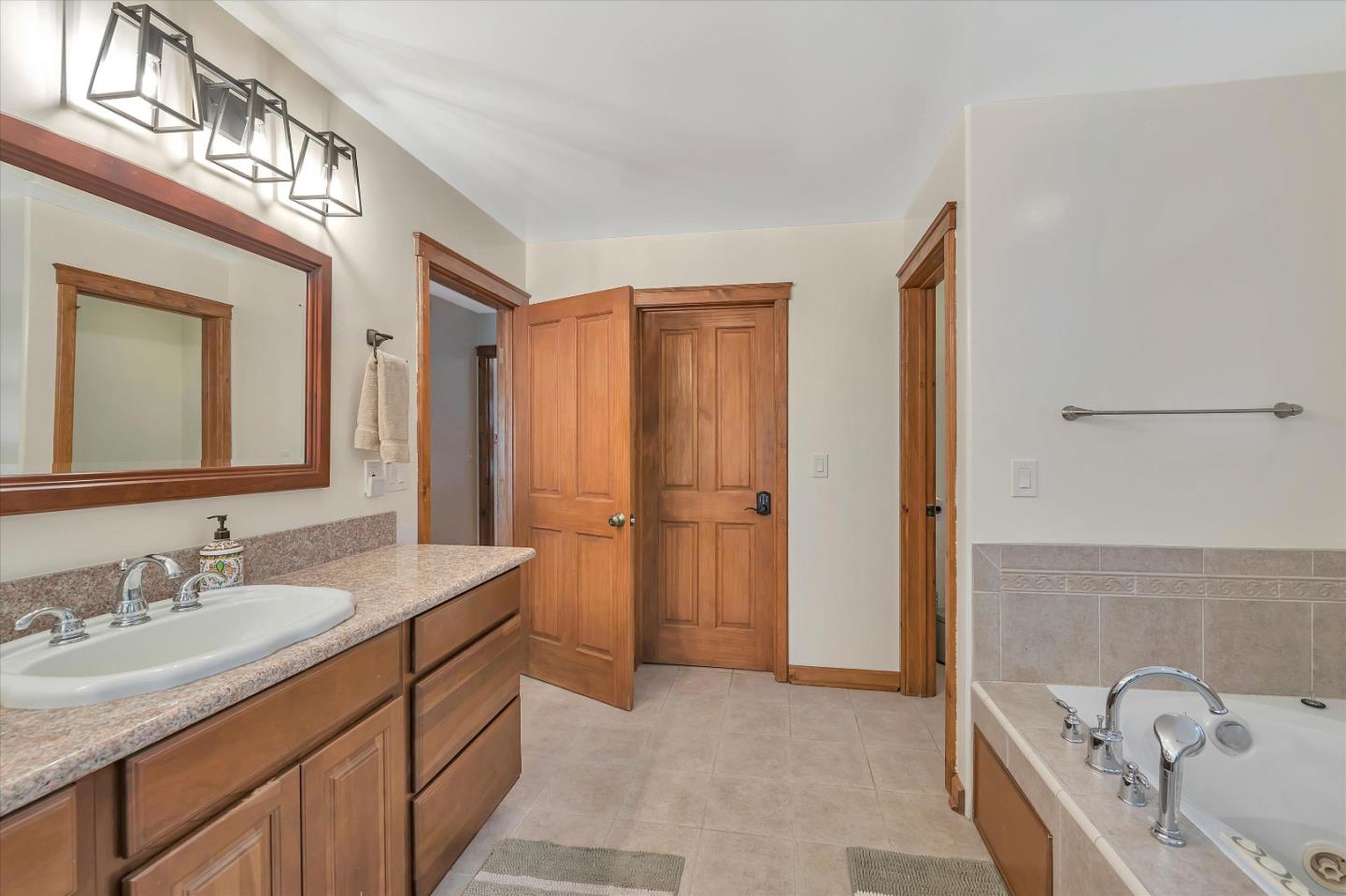 Detail Gallery Image 18 of 33 For 1312 Squaw Rock Trl, Kyburz,  CA 95720 - 4 Beds | 3 Baths