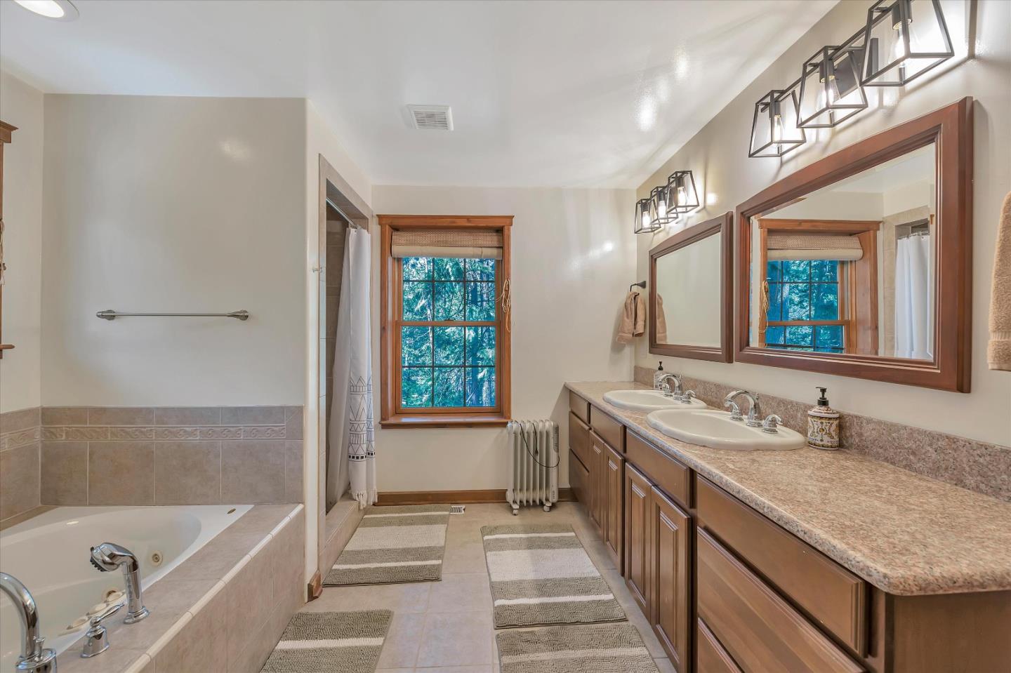 Detail Gallery Image 19 of 33 For 1312 Squaw Rock Trl, Kyburz,  CA 95720 - 4 Beds | 3 Baths
