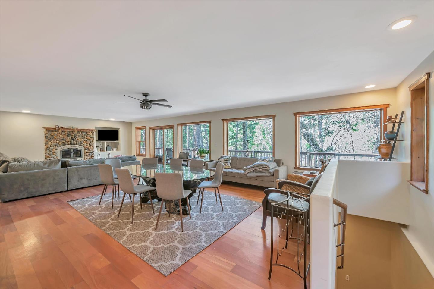 Detail Gallery Image 5 of 33 For 1312 Squaw Rock Trl, Kyburz,  CA 95720 - 4 Beds | 3 Baths