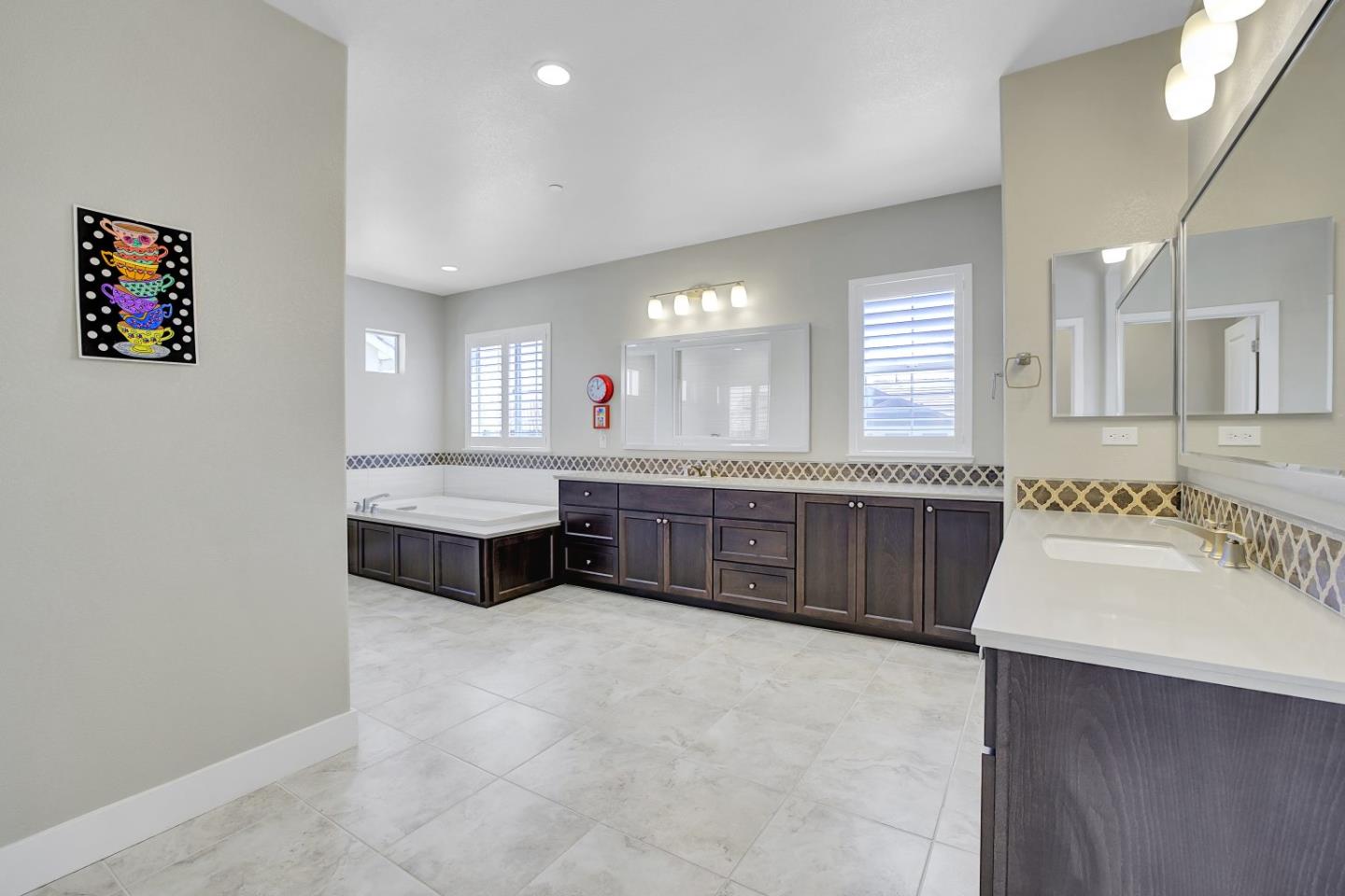 Detail Gallery Image 37 of 53 For 1246 S Wilshire Ave, Mountain House,  CA 95391 - 4 Beds | 3/1 Baths