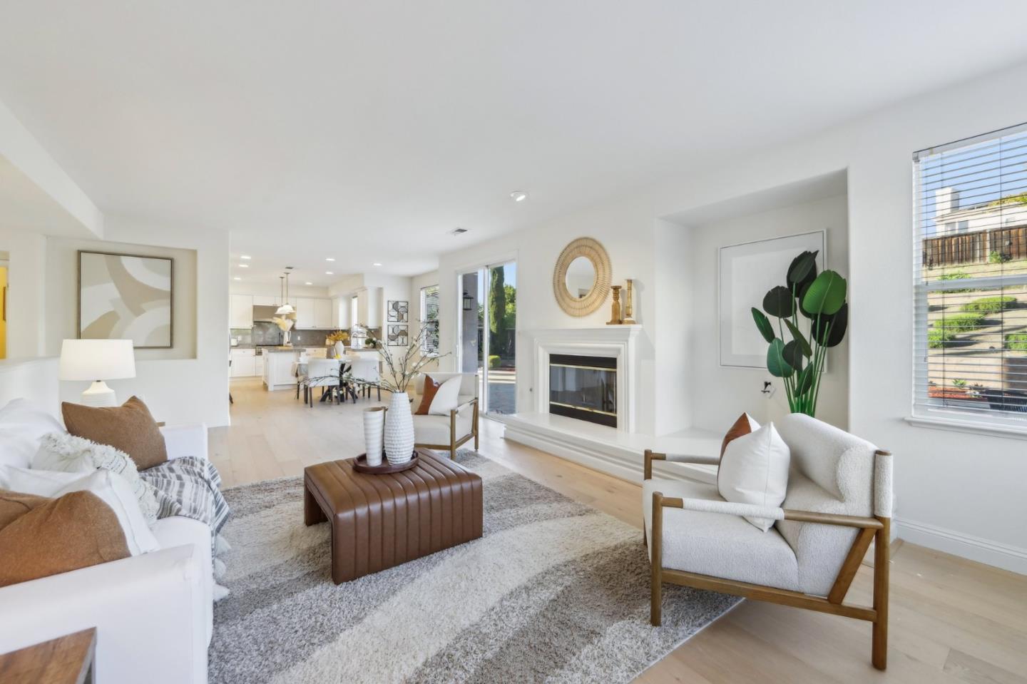 Detail Gallery Image 10 of 94 For 4715 Whitetail Ln, San Jose,  CA 95138 - 5 Beds | 3/1 Baths