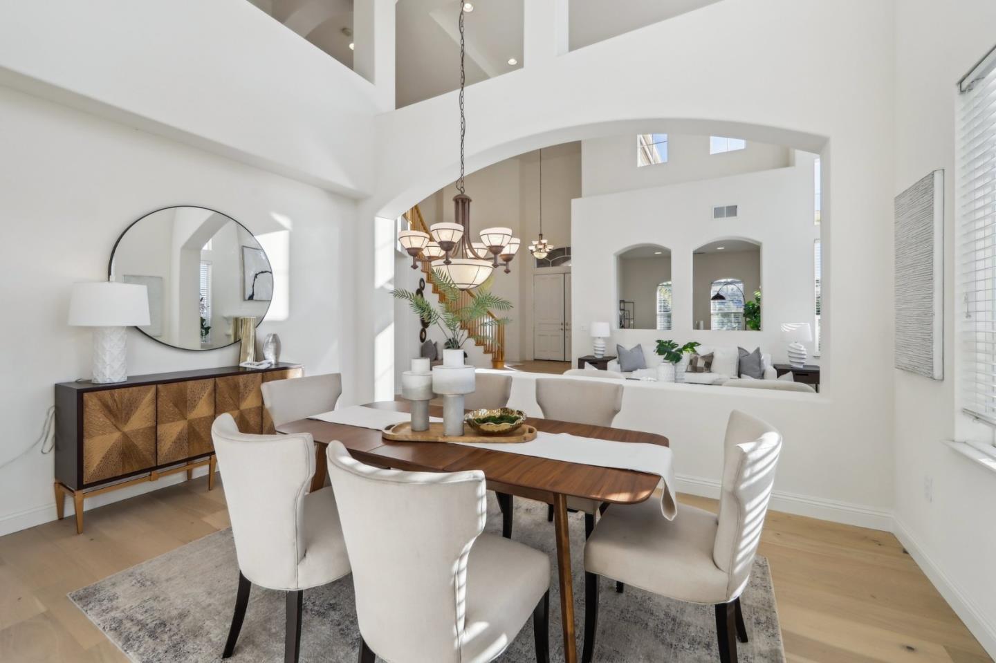 Detail Gallery Image 13 of 94 For 4715 Whitetail Ln, San Jose,  CA 95138 - 5 Beds | 3/1 Baths