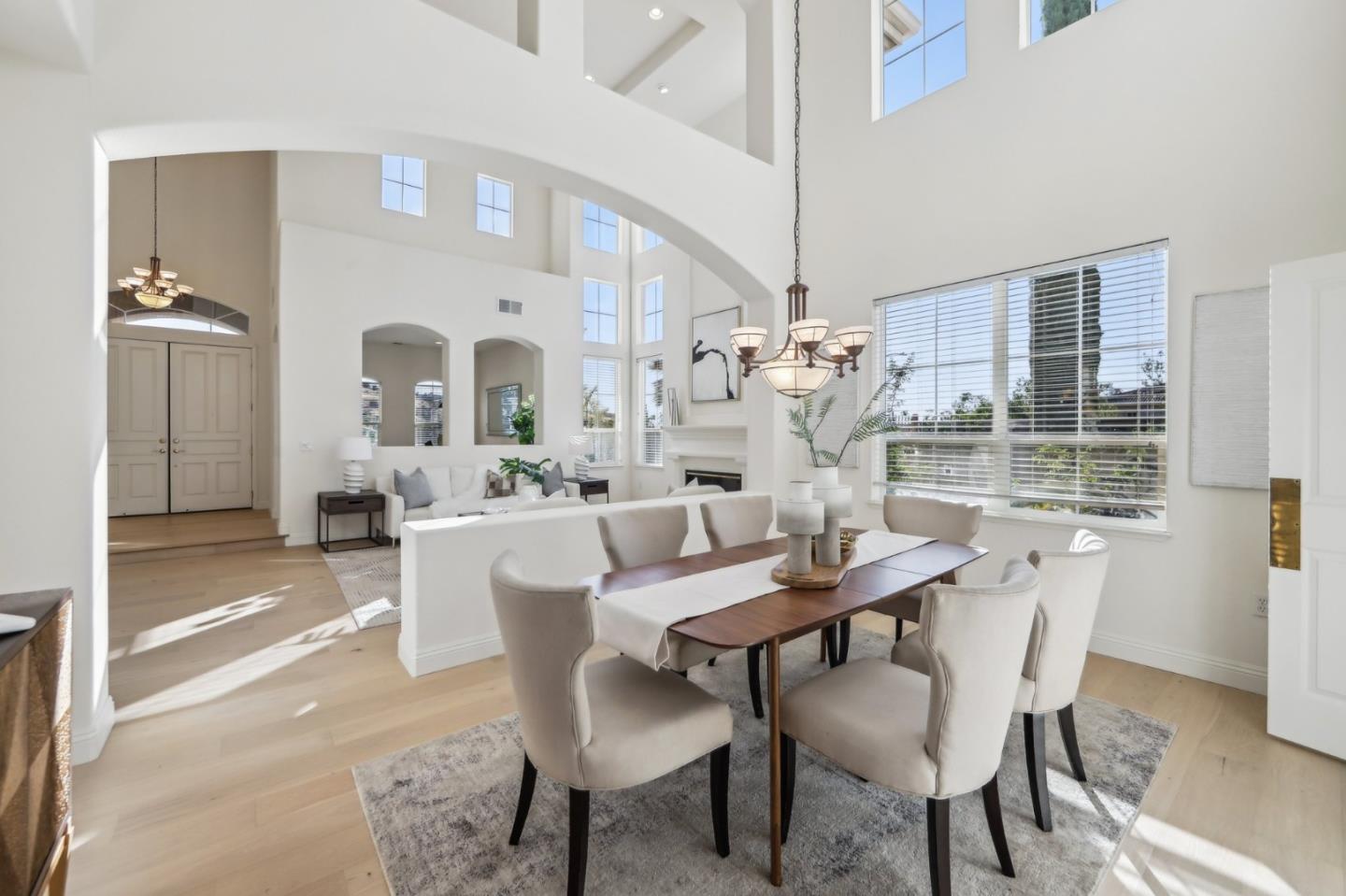 Detail Gallery Image 15 of 94 For 4715 Whitetail Ln, San Jose,  CA 95138 - 5 Beds | 3/1 Baths