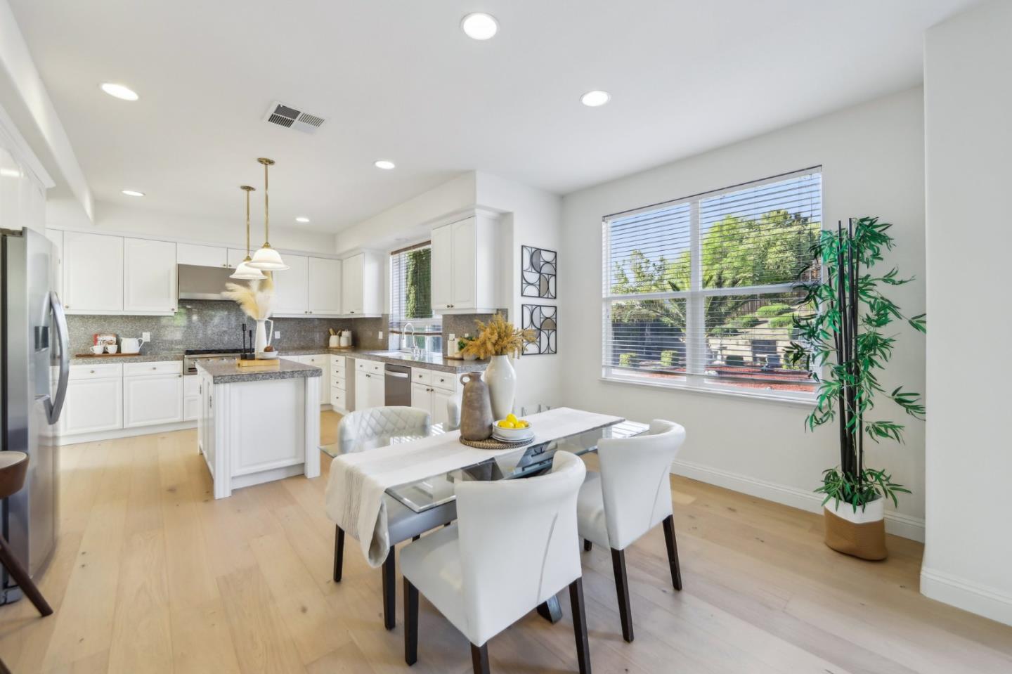 Detail Gallery Image 16 of 94 For 4715 Whitetail Ln, San Jose,  CA 95138 - 5 Beds | 3/1 Baths