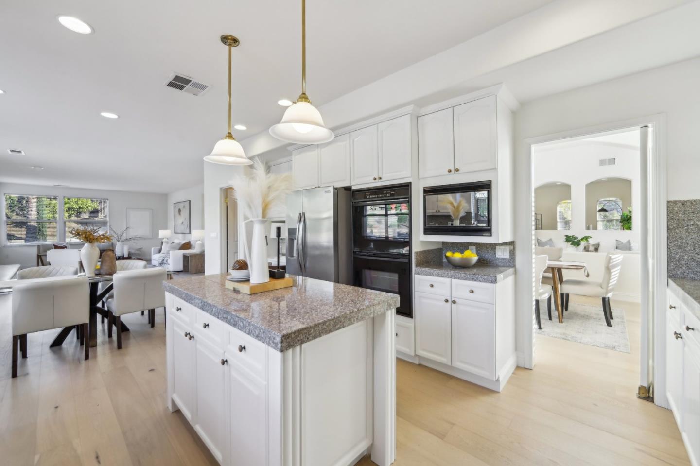 Detail Gallery Image 19 of 94 For 4715 Whitetail Ln, San Jose,  CA 95138 - 5 Beds | 3/1 Baths