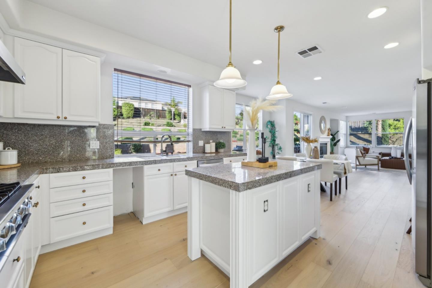 Detail Gallery Image 20 of 94 For 4715 Whitetail Ln, San Jose,  CA 95138 - 5 Beds | 3/1 Baths