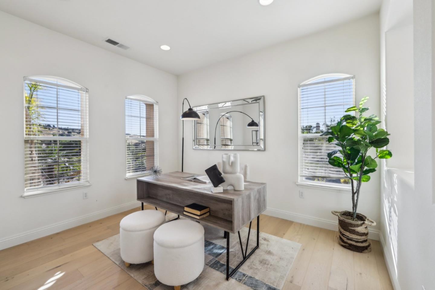 Detail Gallery Image 23 of 94 For 4715 Whitetail Ln, San Jose,  CA 95138 - 5 Beds | 3/1 Baths