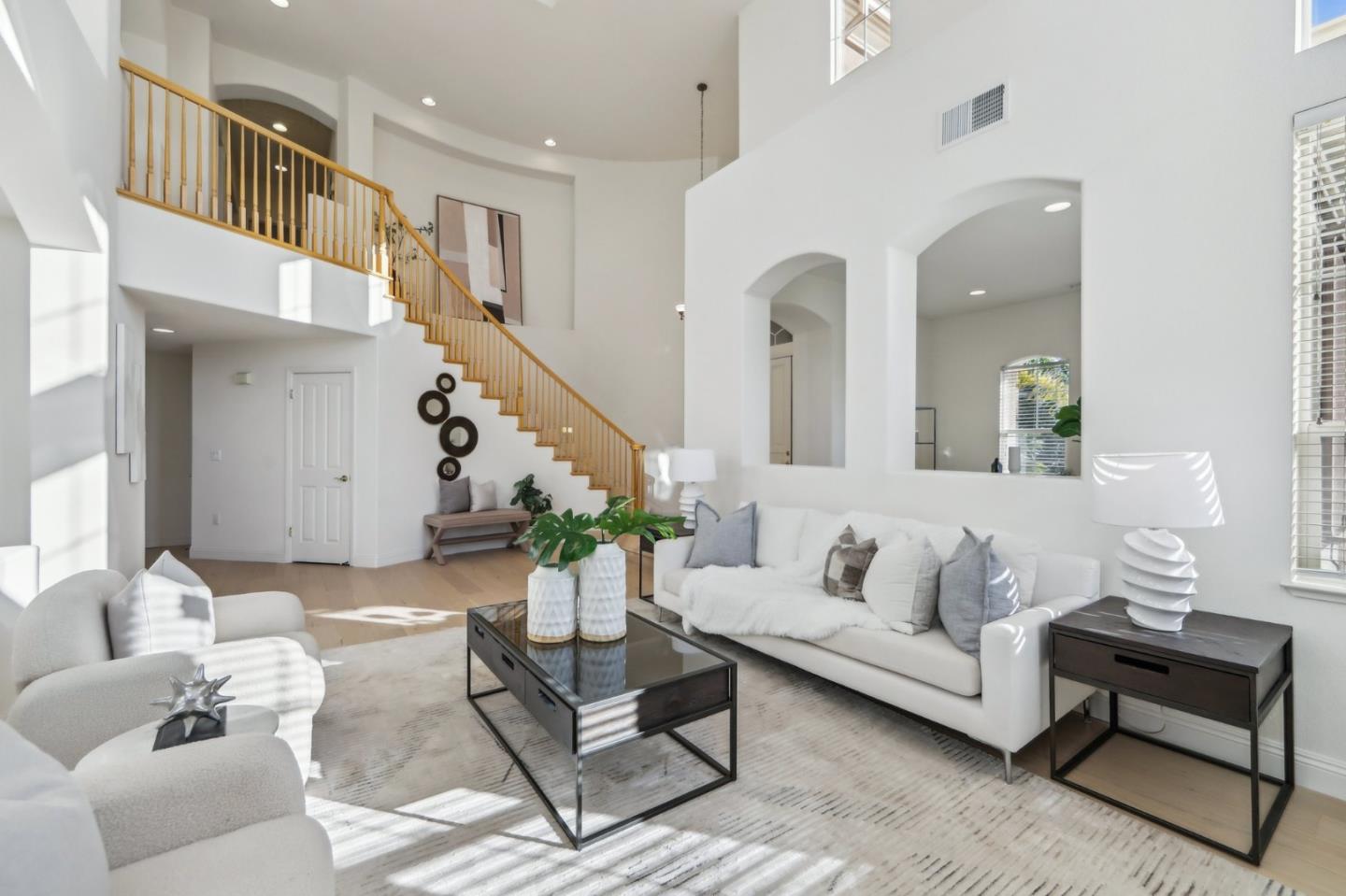 Detail Gallery Image 3 of 94 For 4715 Whitetail Ln, San Jose,  CA 95138 - 5 Beds | 3/1 Baths