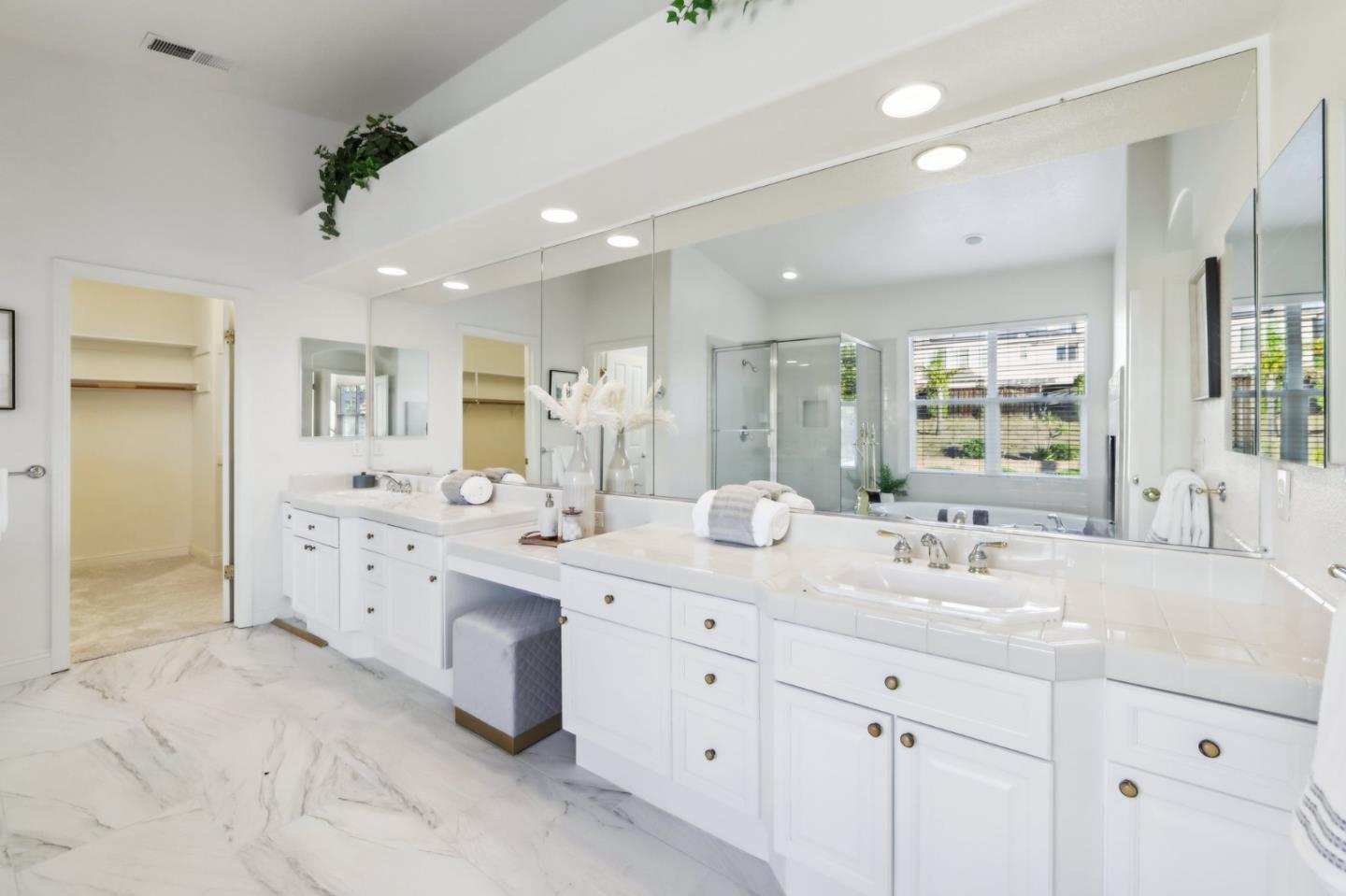Detail Gallery Image 33 of 94 For 4715 Whitetail Ln, San Jose,  CA 95138 - 5 Beds | 3/1 Baths