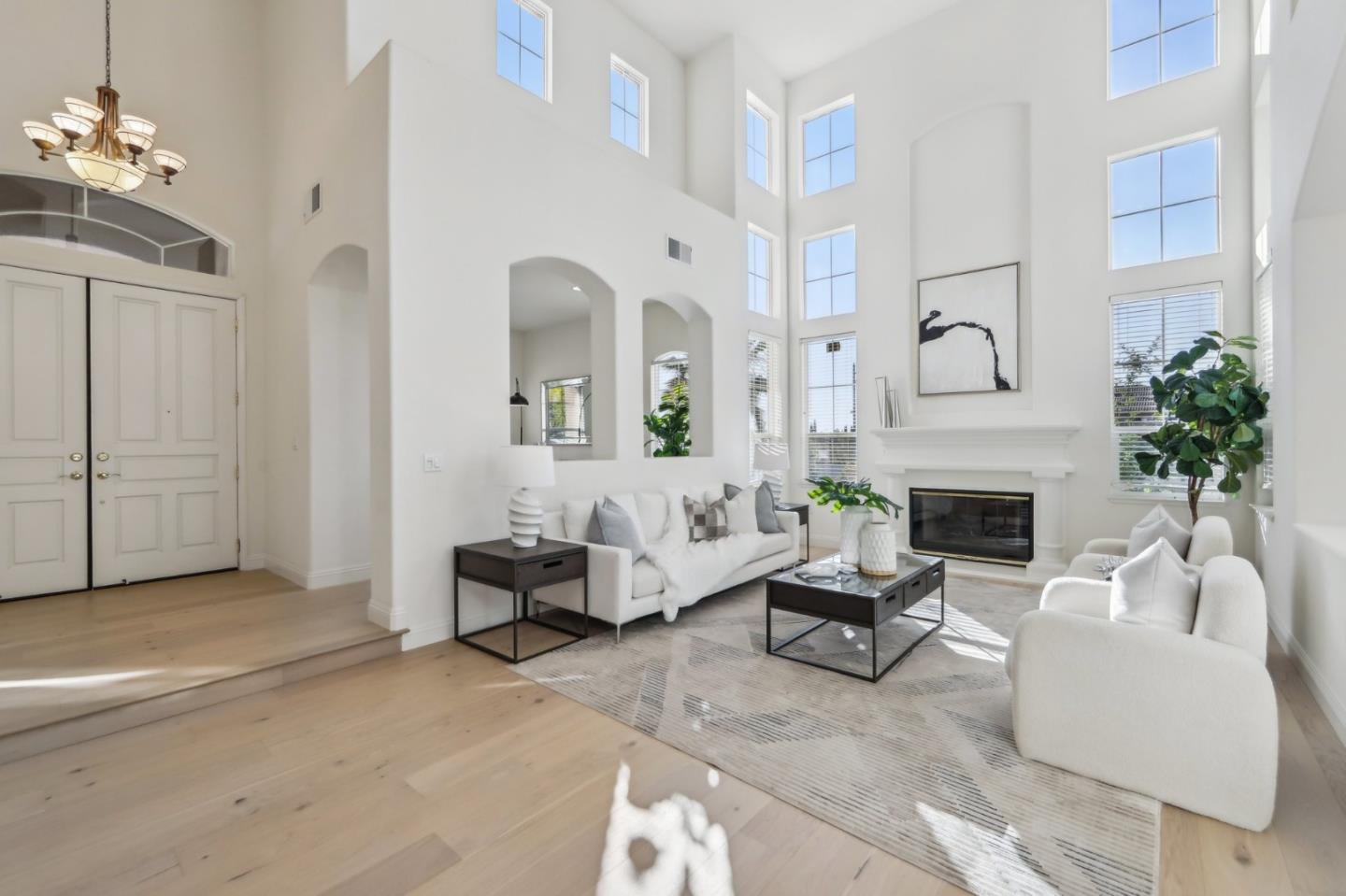 Detail Gallery Image 4 of 94 For 4715 Whitetail Ln, San Jose,  CA 95138 - 5 Beds | 3/1 Baths