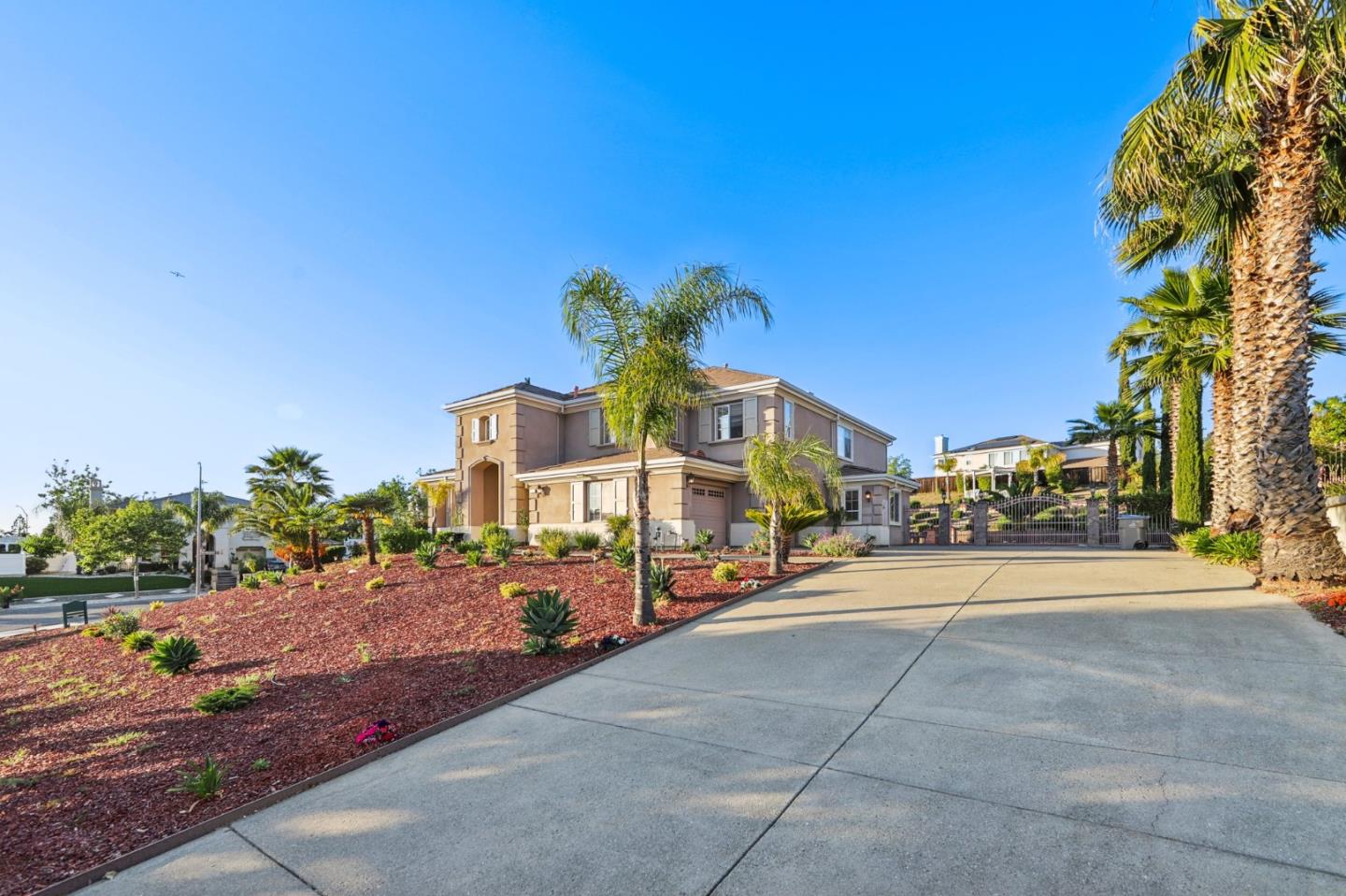 Detail Gallery Image 61 of 94 For 4715 Whitetail Ln, San Jose,  CA 95138 - 5 Beds | 3/1 Baths