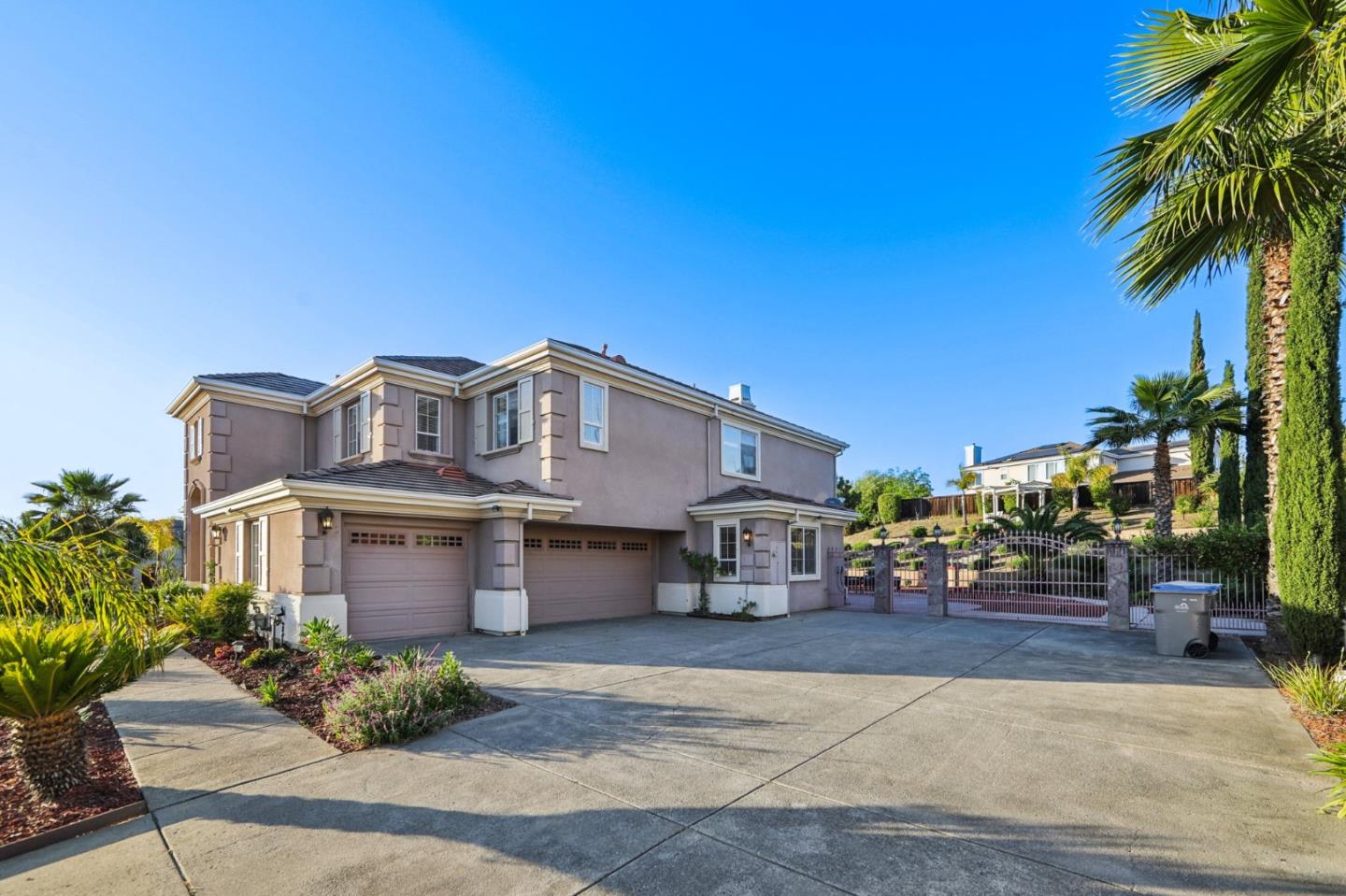 Detail Gallery Image 62 of 94 For 4715 Whitetail Ln, San Jose,  CA 95138 - 5 Beds | 3/1 Baths