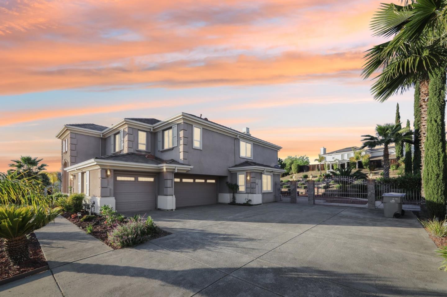 Detail Gallery Image 65 of 94 For 4715 Whitetail Ln, San Jose,  CA 95138 - 5 Beds | 3/1 Baths