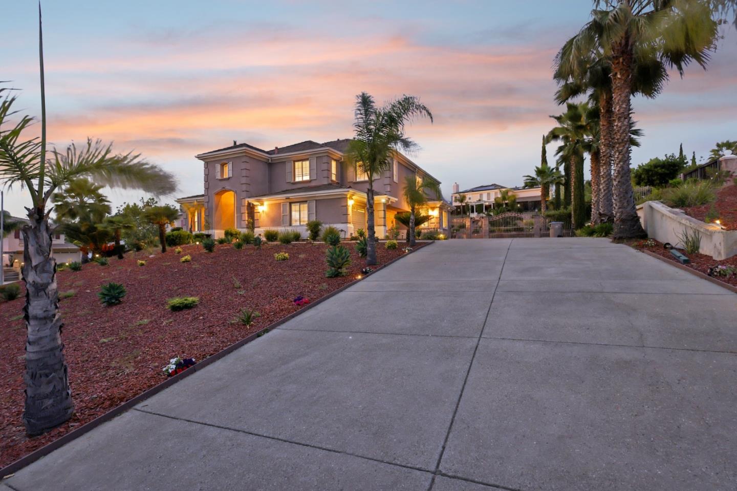 Detail Gallery Image 67 of 94 For 4715 Whitetail Ln, San Jose,  CA 95138 - 5 Beds | 3/1 Baths