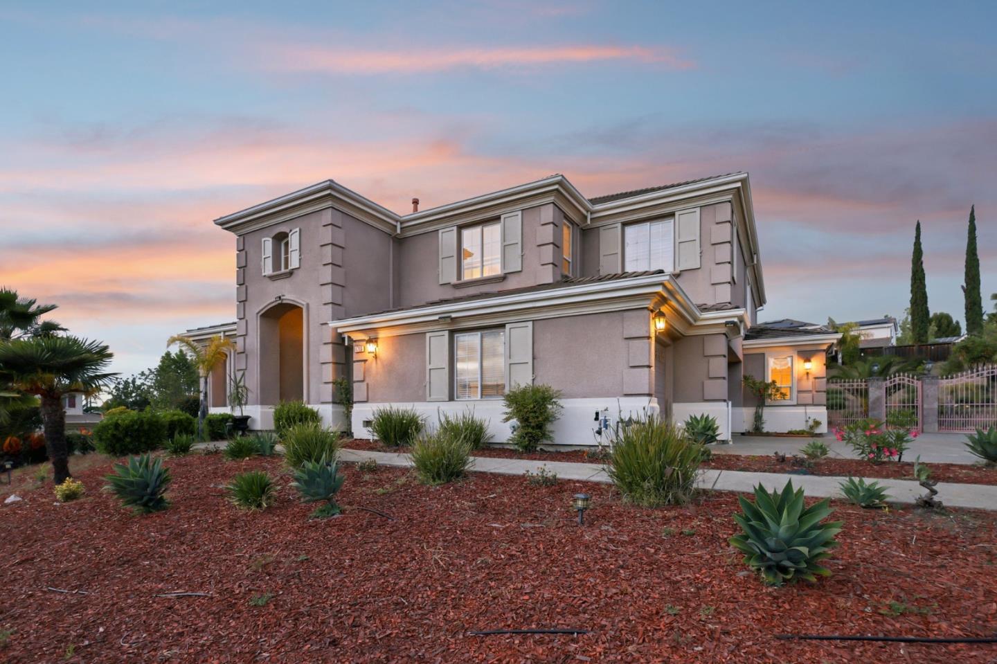 Detail Gallery Image 68 of 94 For 4715 Whitetail Ln, San Jose,  CA 95138 - 5 Beds | 3/1 Baths