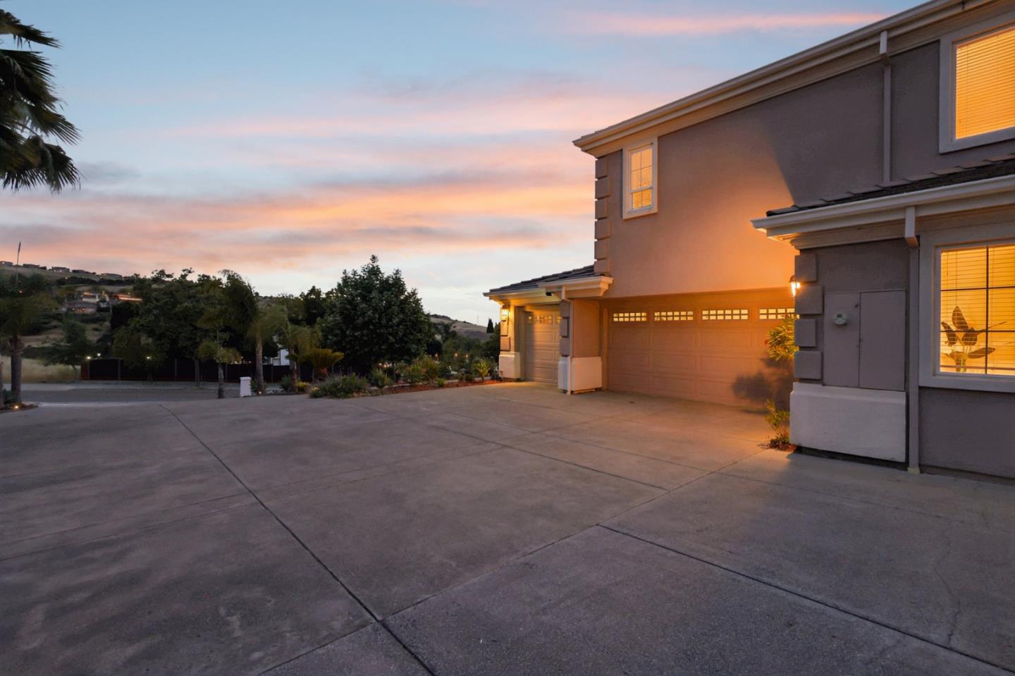 Detail Gallery Image 72 of 94 For 4715 Whitetail Ln, San Jose,  CA 95138 - 5 Beds | 3/1 Baths