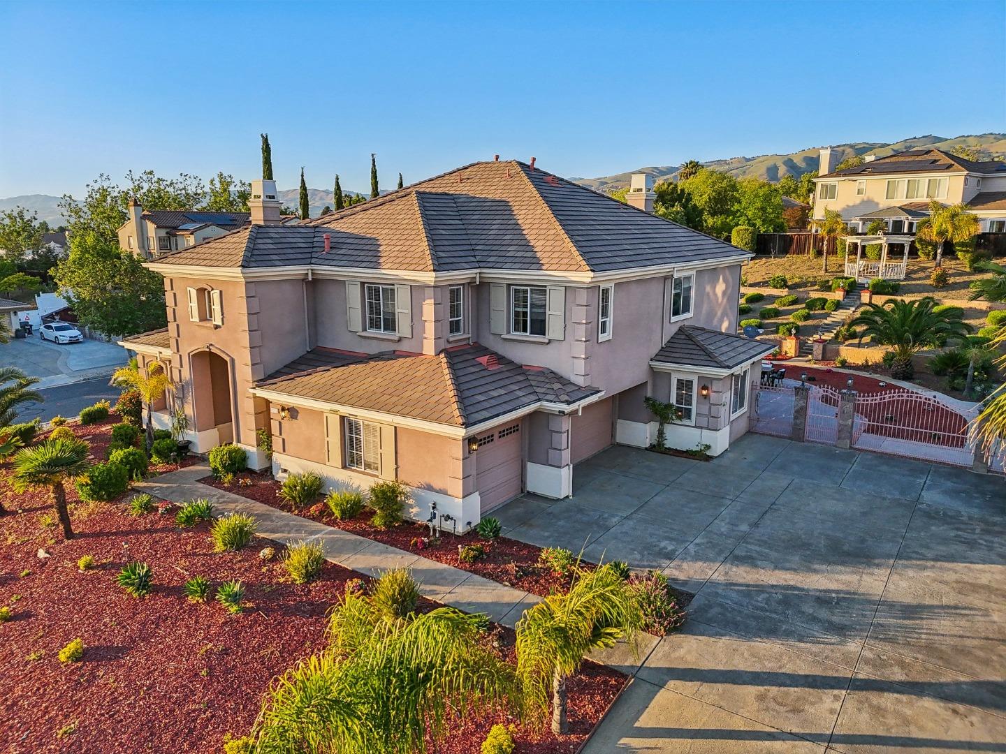 Detail Gallery Image 81 of 94 For 4715 Whitetail Ln, San Jose,  CA 95138 - 5 Beds | 3/1 Baths