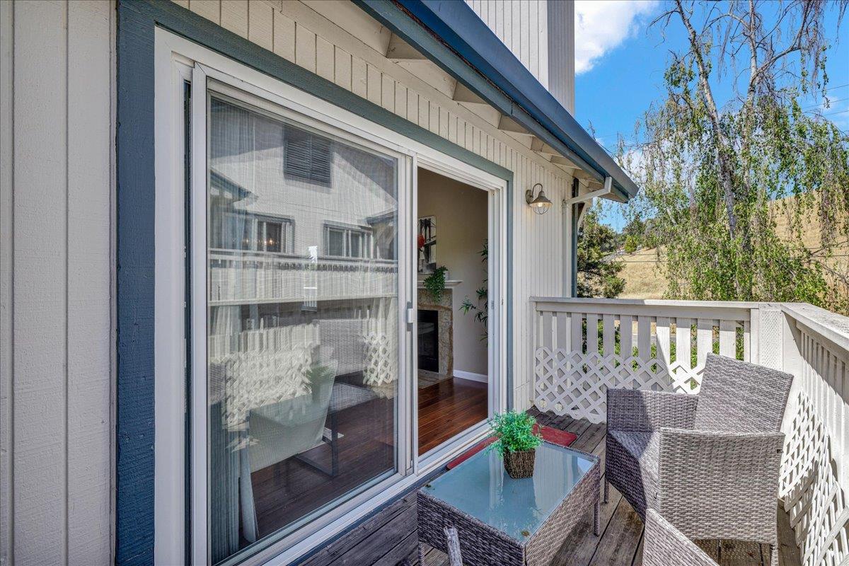 Detail Gallery Image 14 of 20 For 26821 Hayward Blvd, Hayward,  CA 94542 - 2 Beds | 2 Baths
