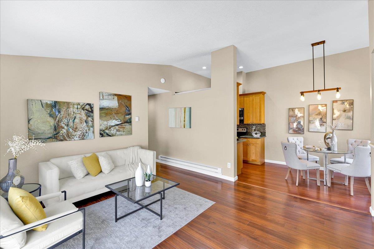 Detail Gallery Image 3 of 20 For 26821 Hayward Blvd, Hayward,  CA 94542 - 2 Beds | 2 Baths